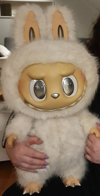 POP MART Original - THE-MONSTERS - ANGEL IN CLOUDS Vinyl Face Doll 58 cm
