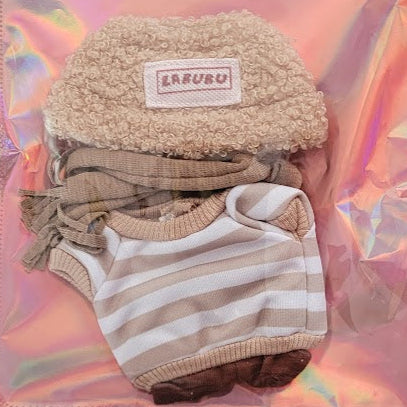 Knitted clothes for Labubu.