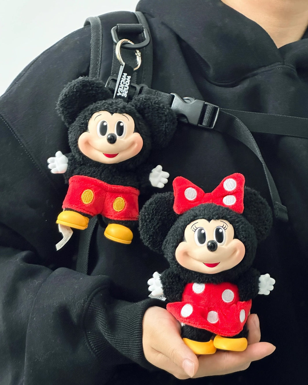 POP MART - ORIGINAL - Mickey Family Cute Together Keychain.