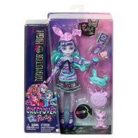 Mattel Monster High Doll And Sleepover Accessories, Twyla, Creepover Party